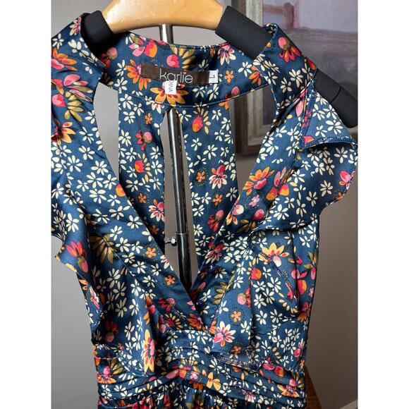 Karlie Brand Dress trendy, party bridal shower 
Navy base with floral Large - Picture 7 of 9